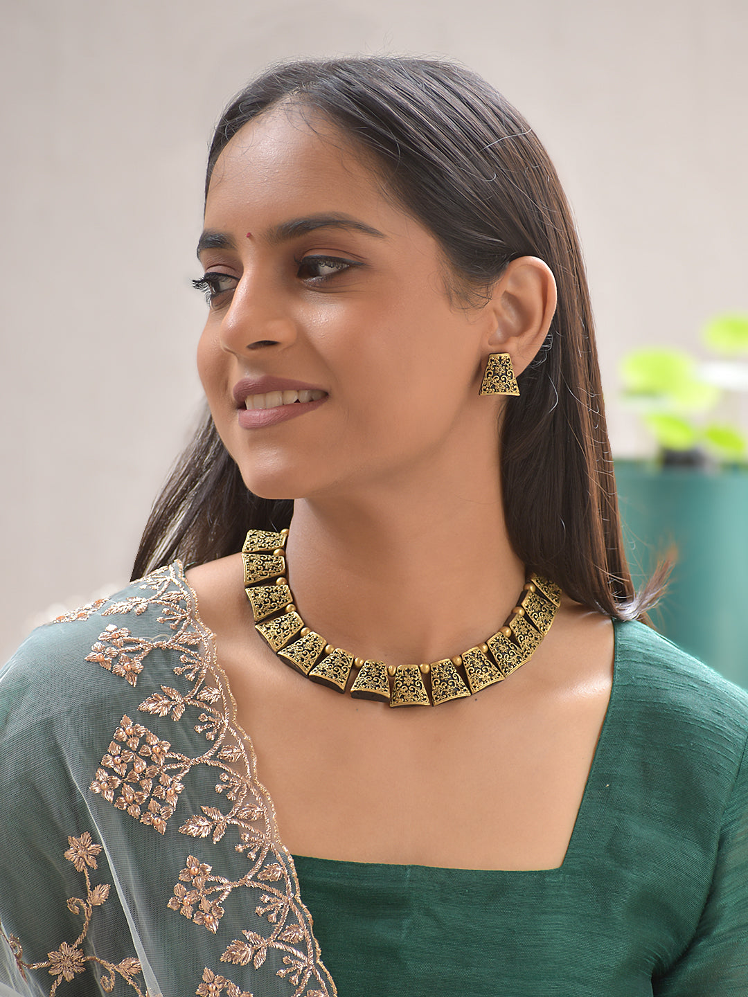 Terracotta Antique Gold Floral Panel Necklace Set