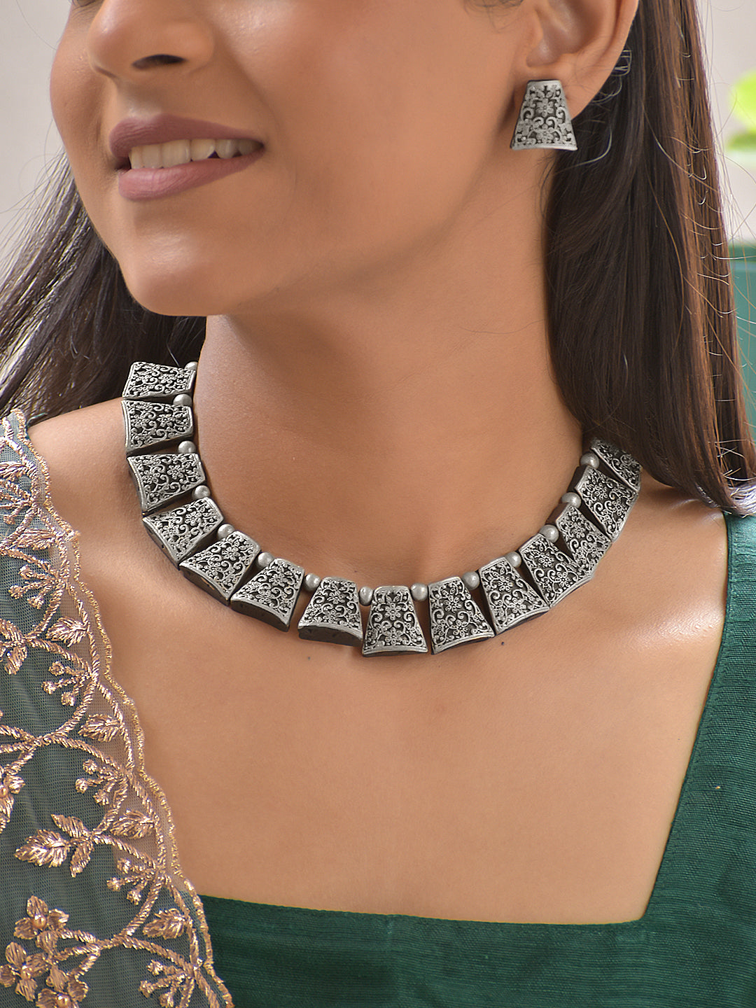 Terracotta Silver-Finish Floral Panel Necklace Set