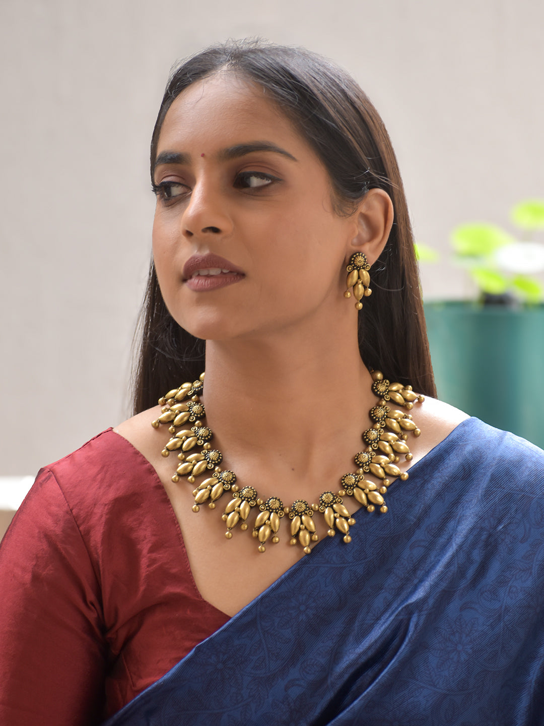 Terracotta Antique Gold Layered Teardrop Necklace Set with Floral Discs