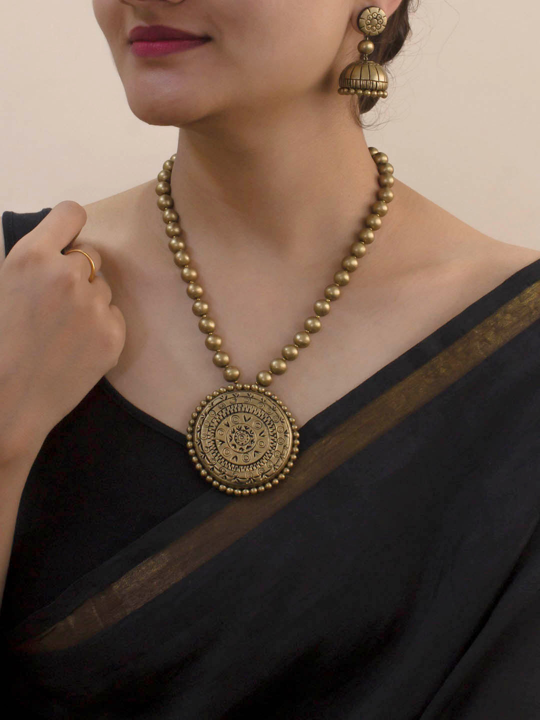 Smarana — Circular Design Hand Painted Terracotta Jewellery Set