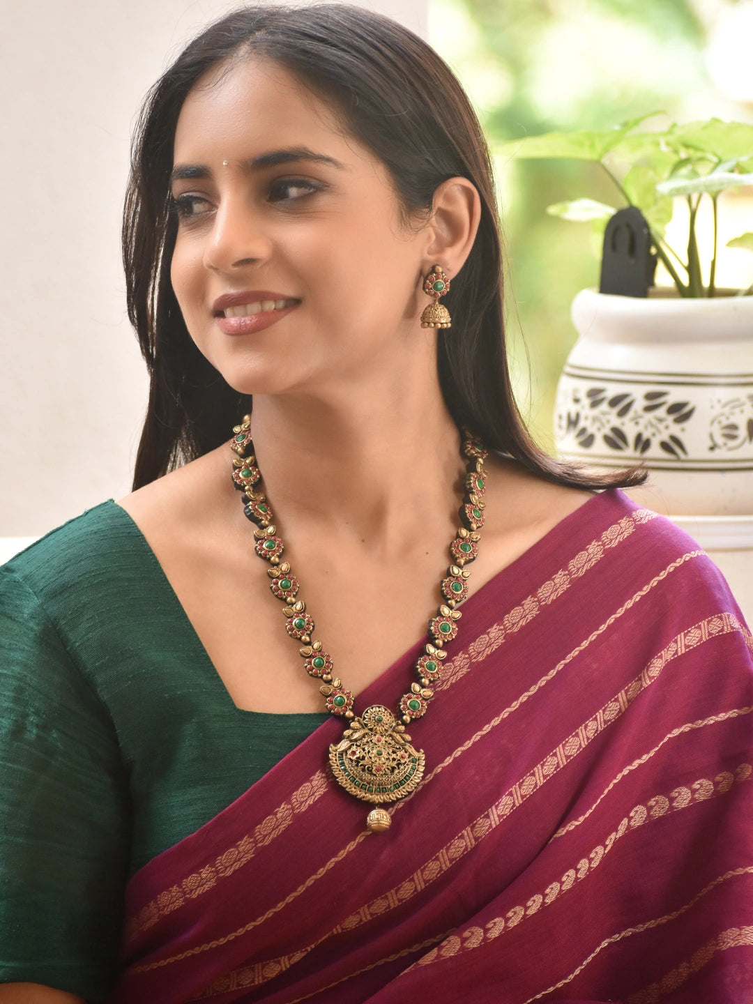 Red & Green Antique Gold Heritage Pendant Necklace Set