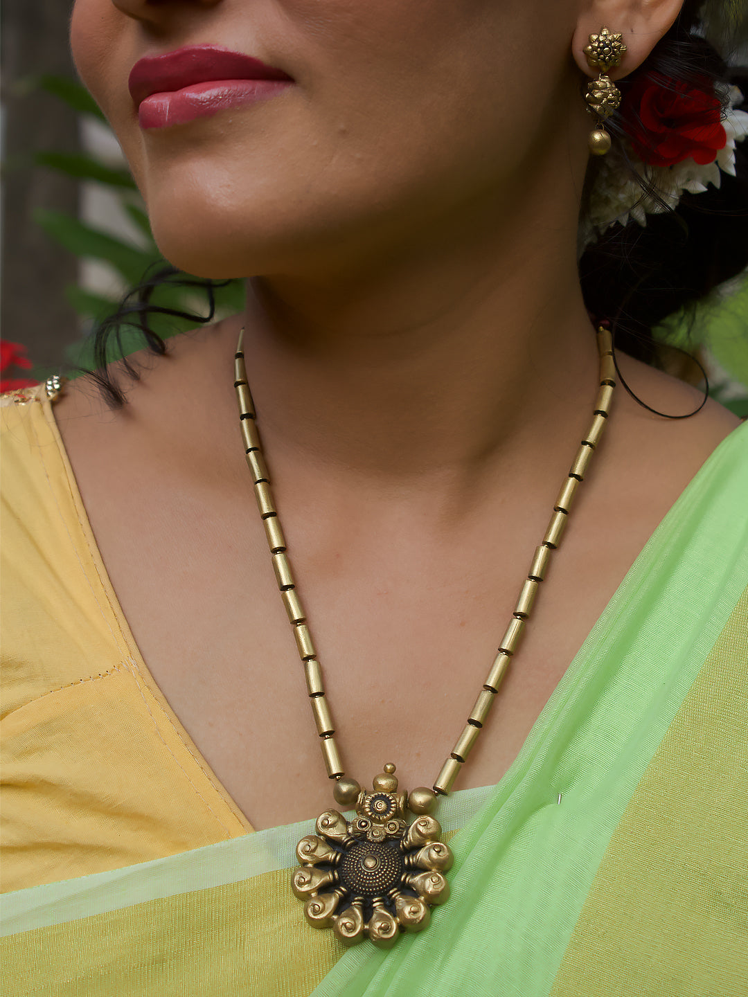 Antique Gold Mandala Art Design Pendant with Tube Design Single Chain Handmade Terracotta Necklace Set