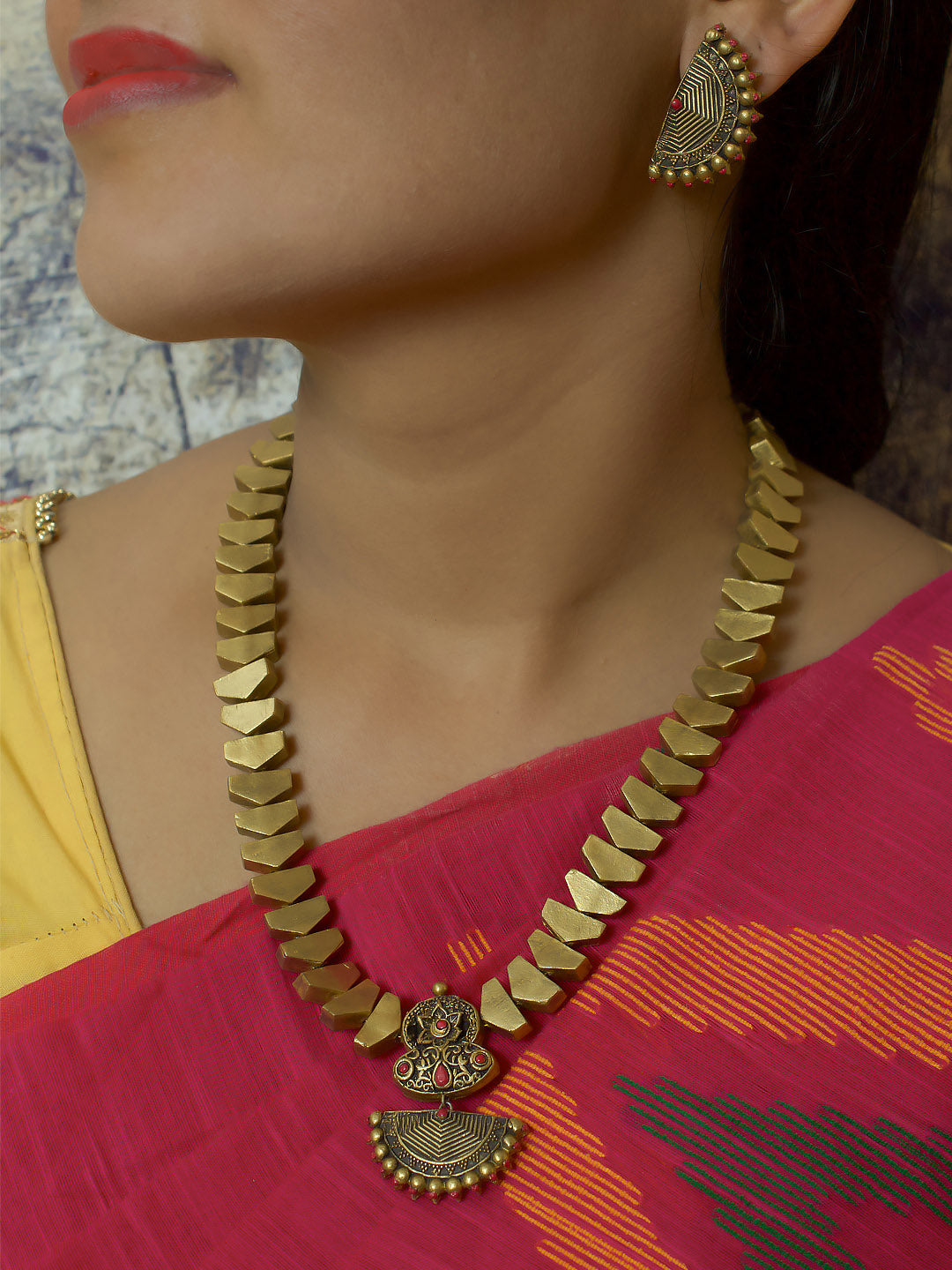 Uncut stone design pattern Antique Gold  Pink Handmade Terracotta Long Necklace Set
