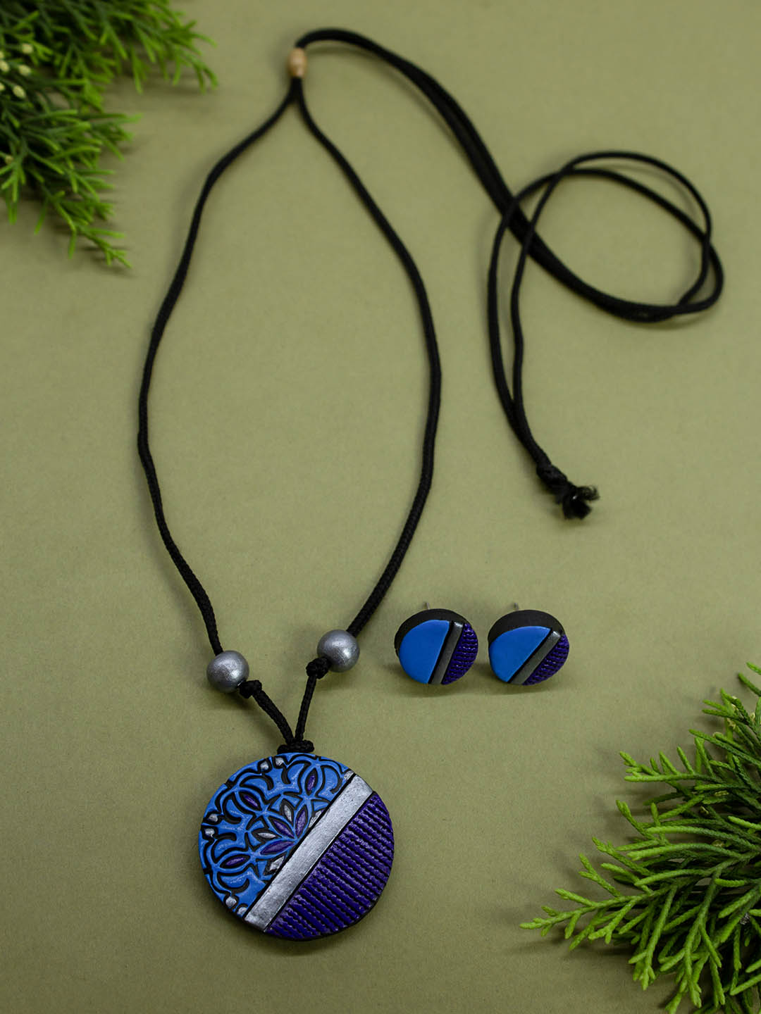 Circular Design Blue Purple Mandala Art Design Minimalistic Simple Terracotta Necklace Set