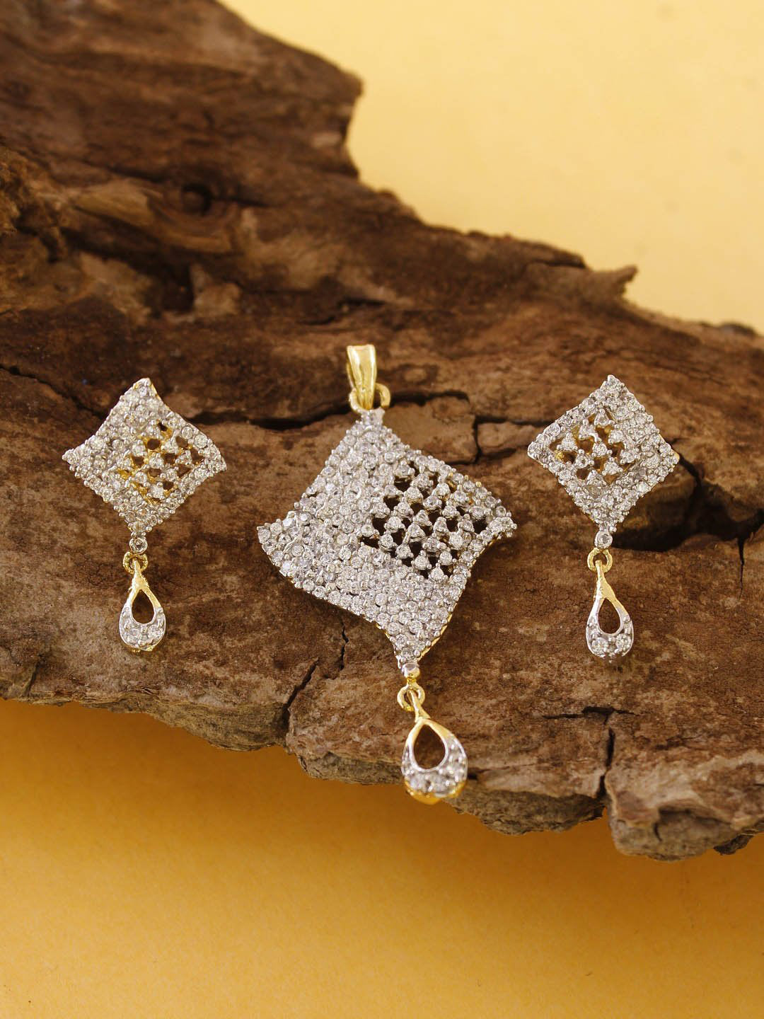 Avismaya Gold Plated With American Diamond Stone Pendant Set