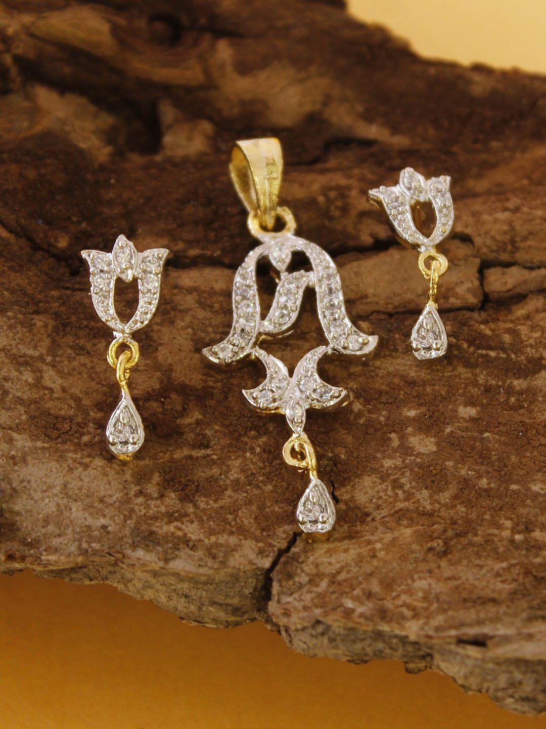 Avismaya Gold Plated With American Diamond Stone Pendant Set