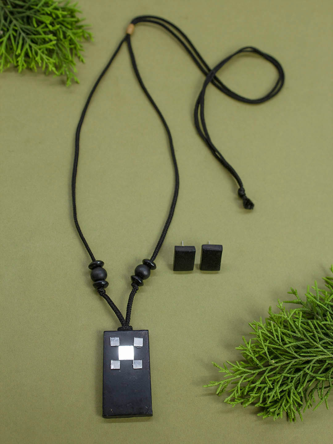 Black Geometric Rectangular Shape Mirror Work Minimalistic Handmade Terracotta Necklace Set