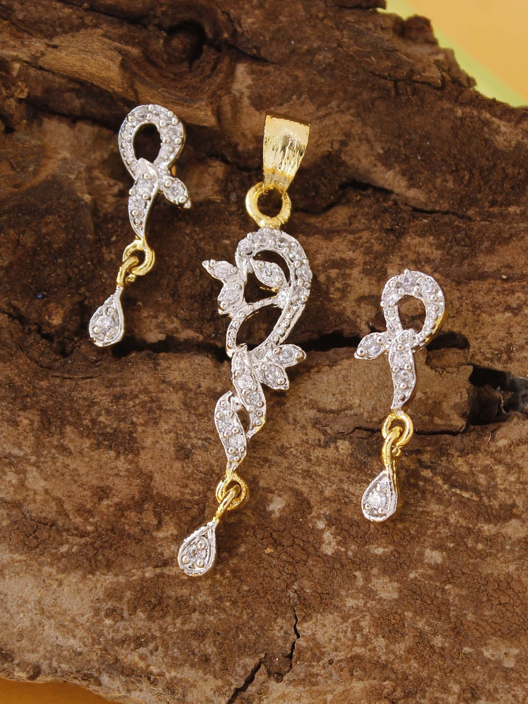 Avismaya Gold Plated With American Diamond Stone Pendant Set