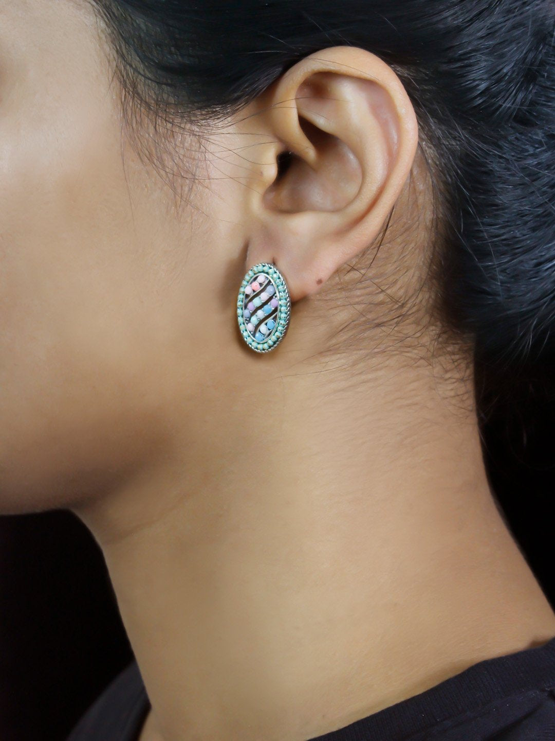 Oval Design  Green Stud  With Stones Earring