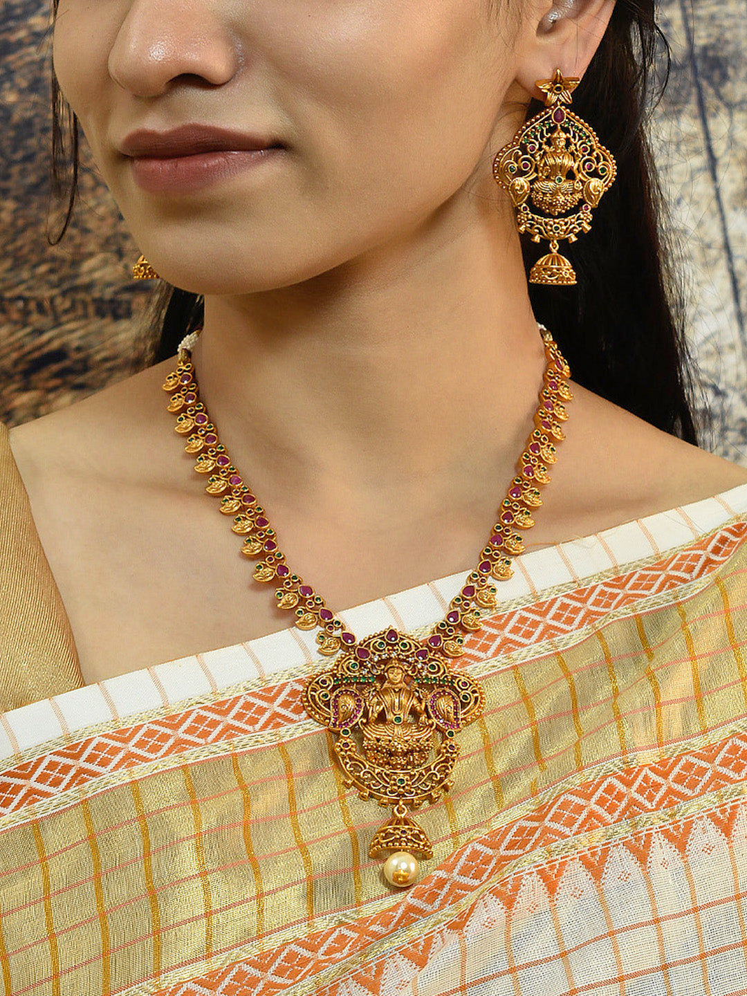 Avismaya Gold Plated Lakshmi Design Medium Haar Necklace Set With Kemp Stones