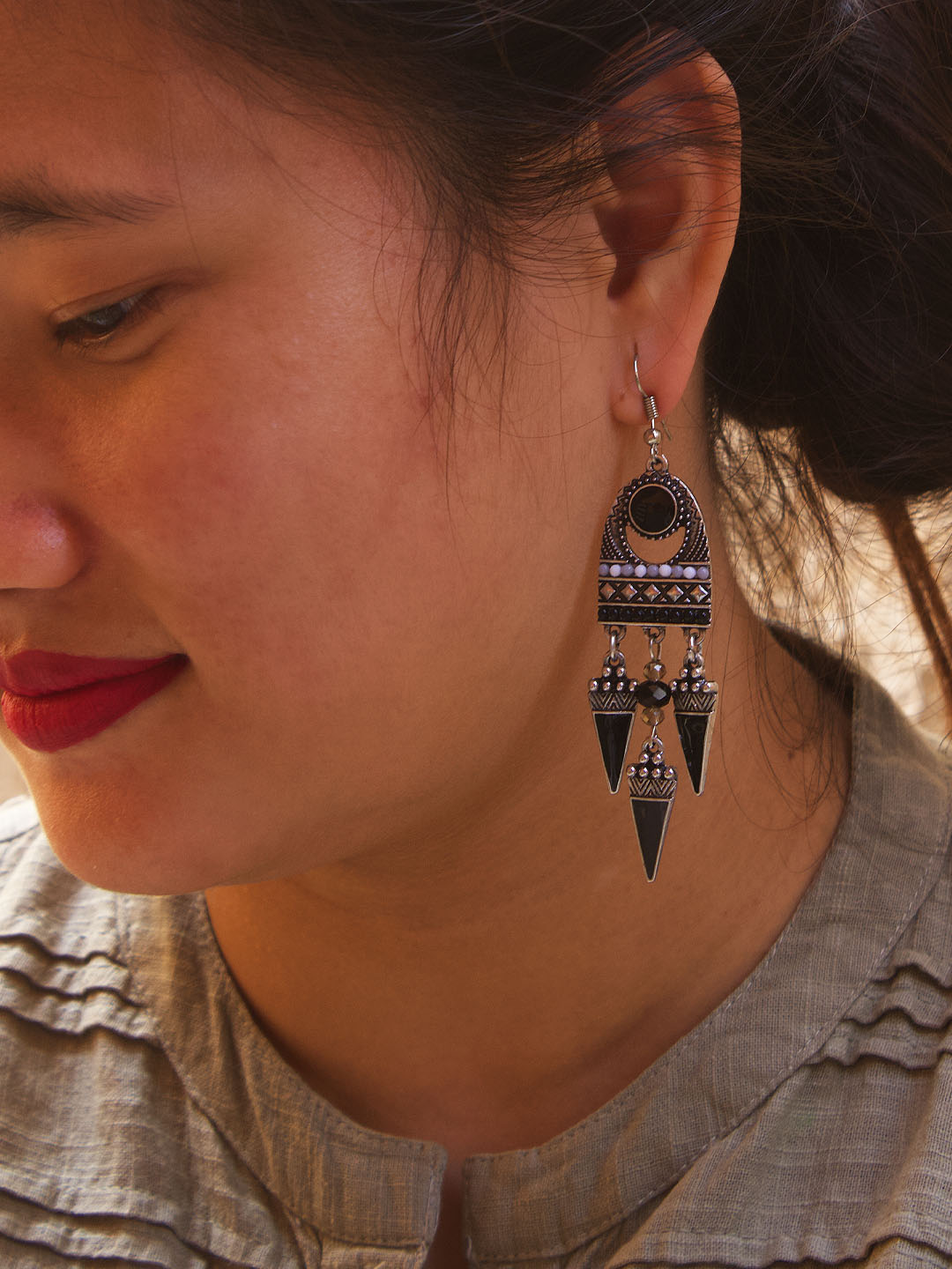 Silver Plated Black Color Plastic Stone With Hanging Spokes Dangler Earring