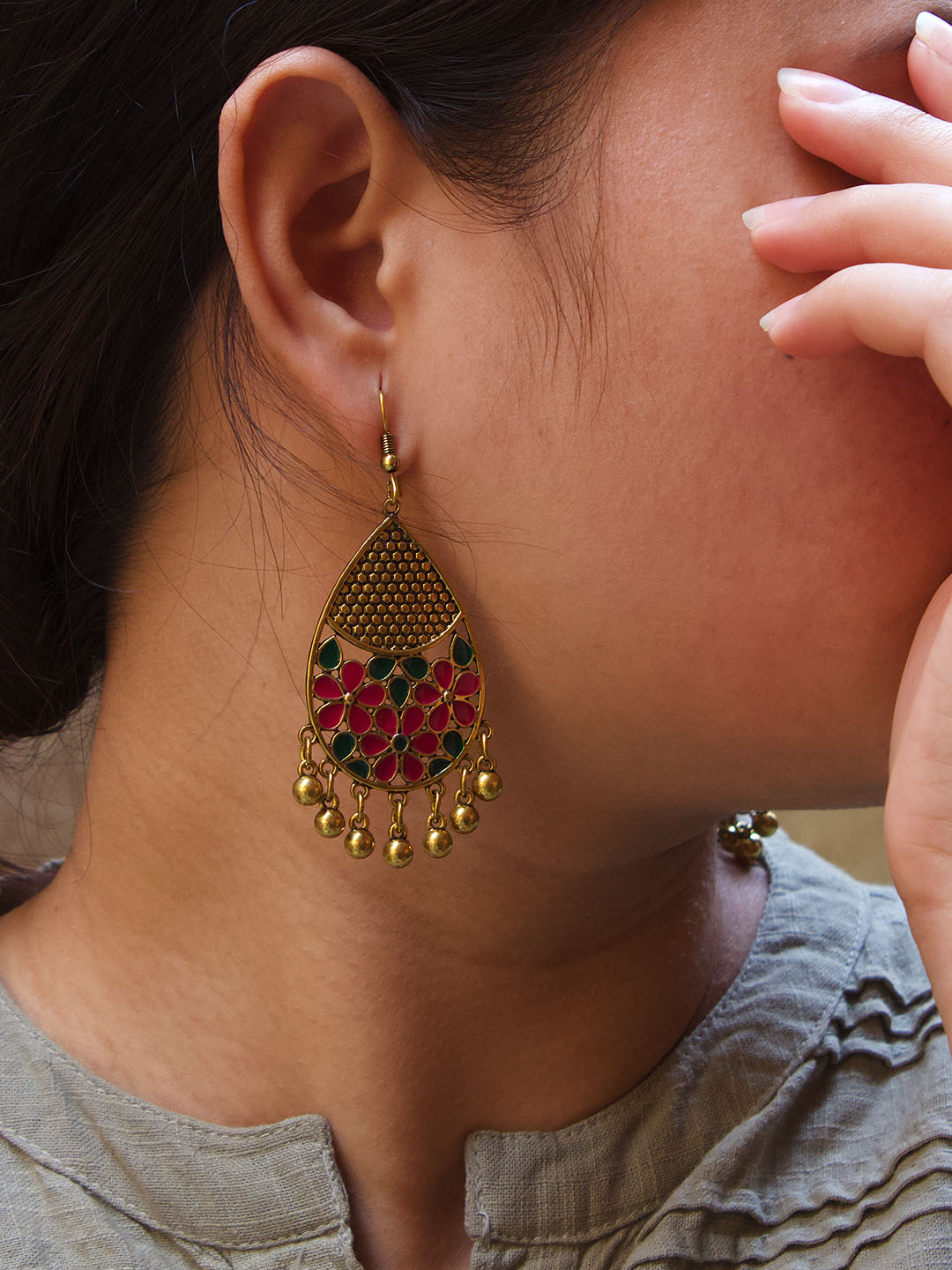 Gold Plated Leaf Design Green And Pink Color Earring