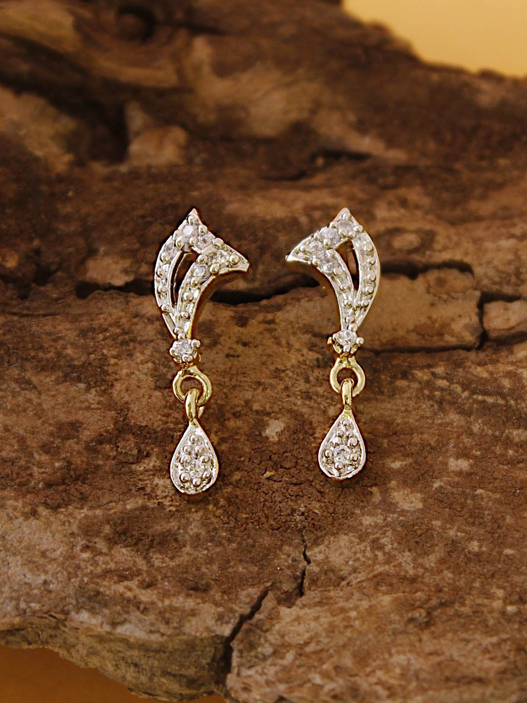 Avismaya Gold Plated With American Diamond Stone Pendant Set