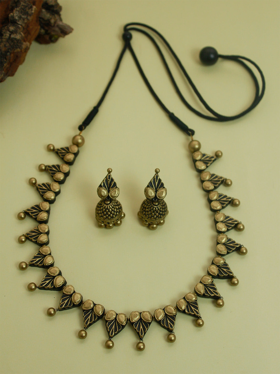 Antique Gold Contemporary Fusion Leaf Art Design Handmade Terracotta Necklace Set