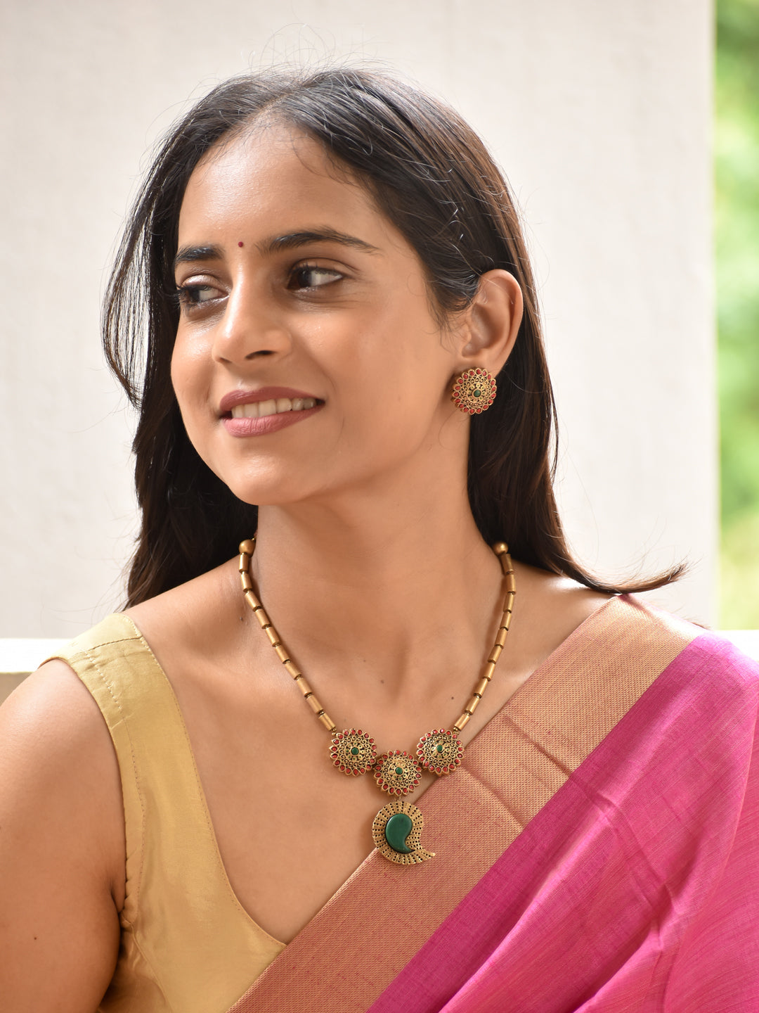 Anvita - complete Emerald Paisley Antique Pendant Necklace Set