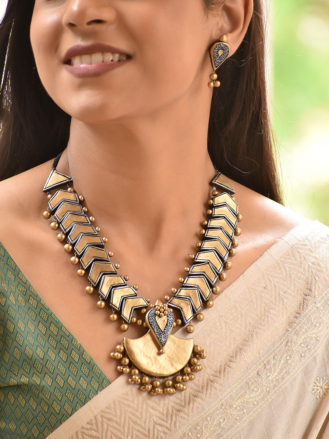 Keshini — Gold & Black Chevron Statement Necklace Set