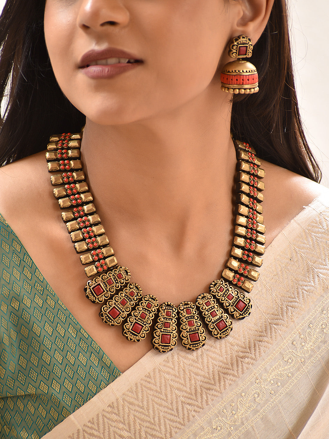 Ratnika — Red Stone Square Motif Necklace