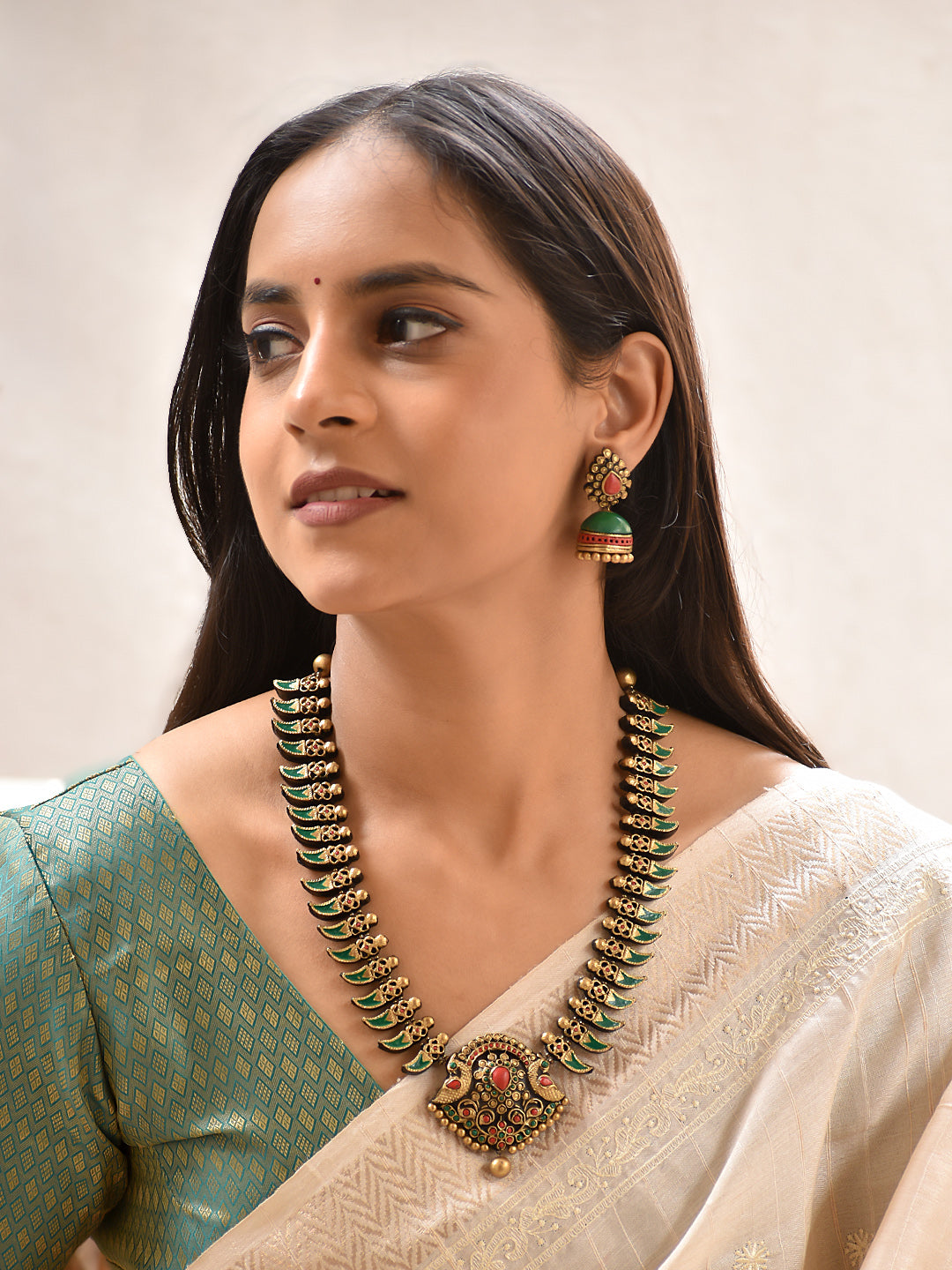 Vanhi — Green Enamel Leaf Necklace