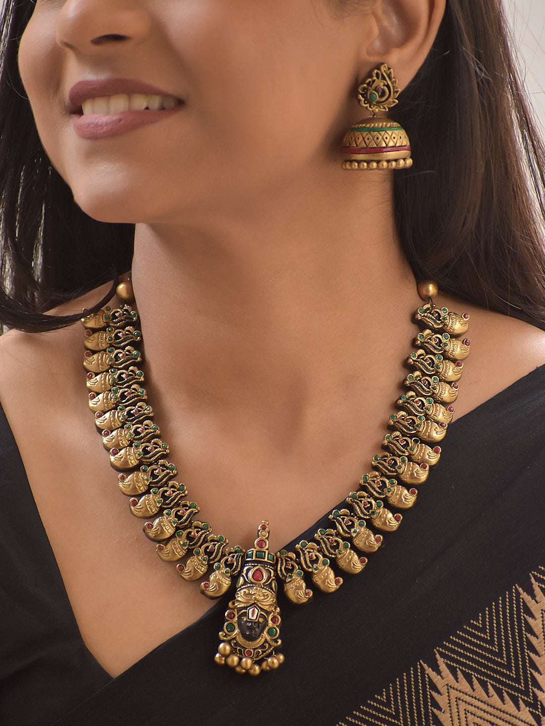 Venkatesha Shankha — Terracotta Divine Lord Venkateshwara Pendant Shell-Motif Temple Necklace Set