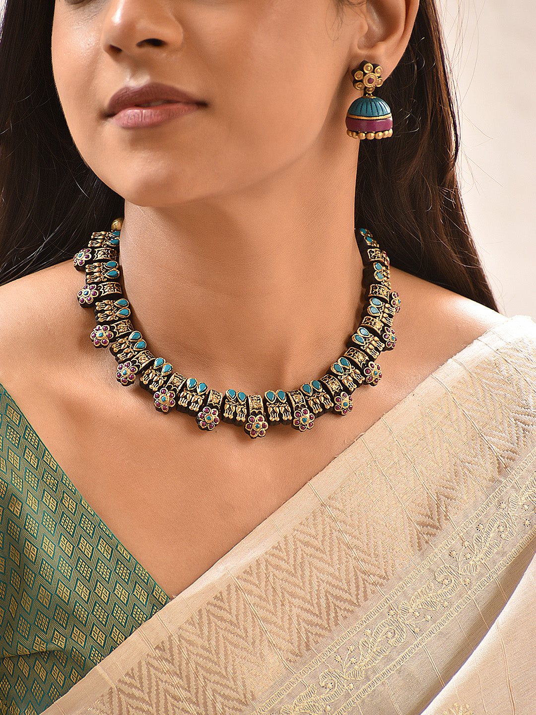 Nilambuja — Blue Floral Motif Necklace