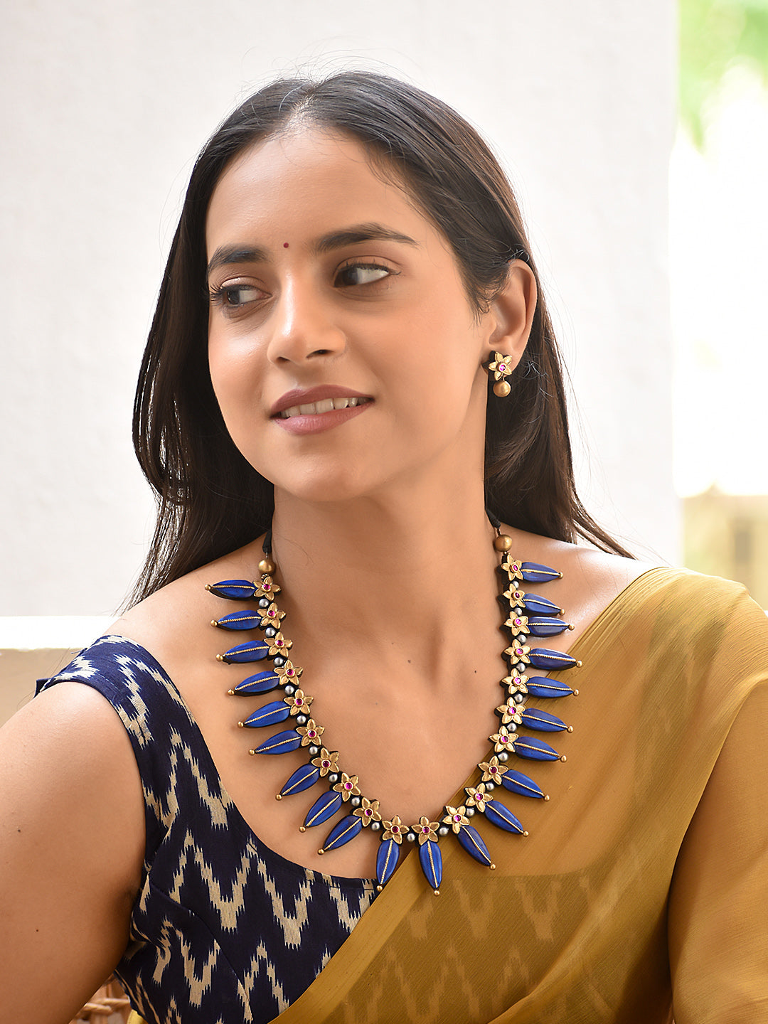 Kuvalai — Blue Petal Floral Necklace