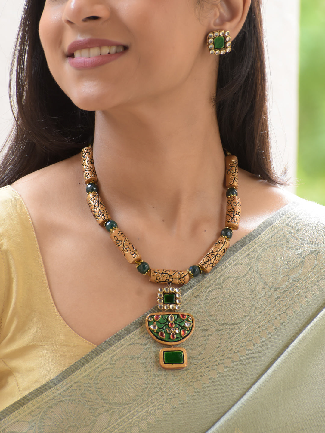 Green & Antique Gold Pendant Necklace Set