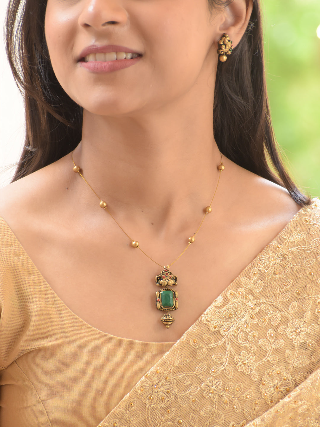 Antique Gold Emerald Pendant Minimal Necklace Set