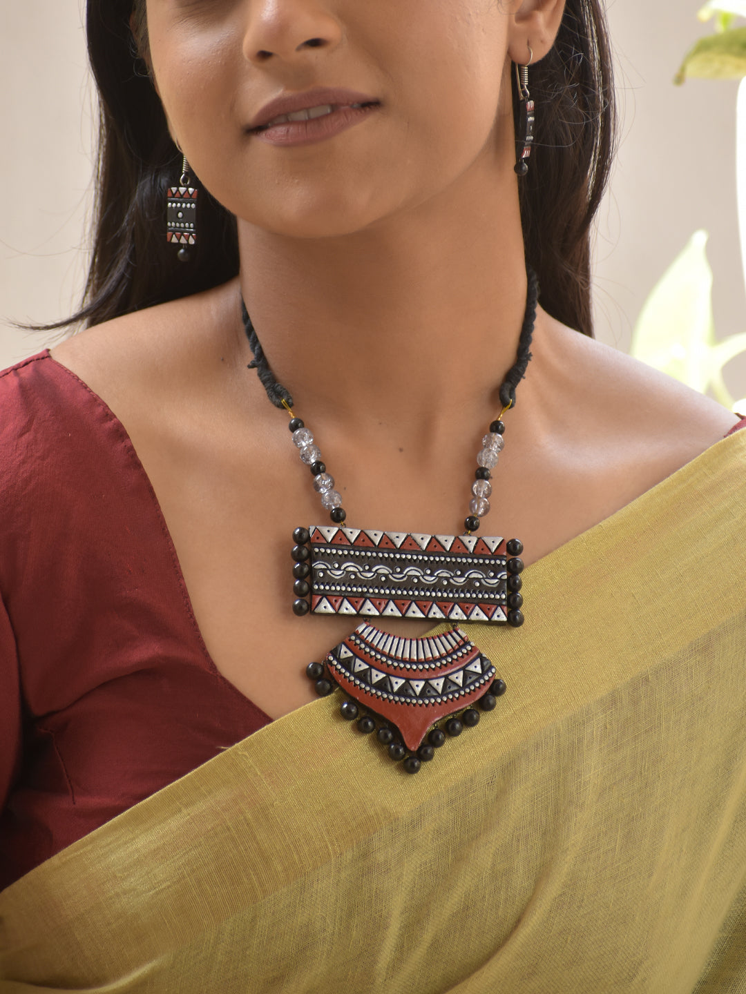 Tribal Tale Terracotta Necklace Set – Hand-Painted Red, Black & White Geometric Design Earrings