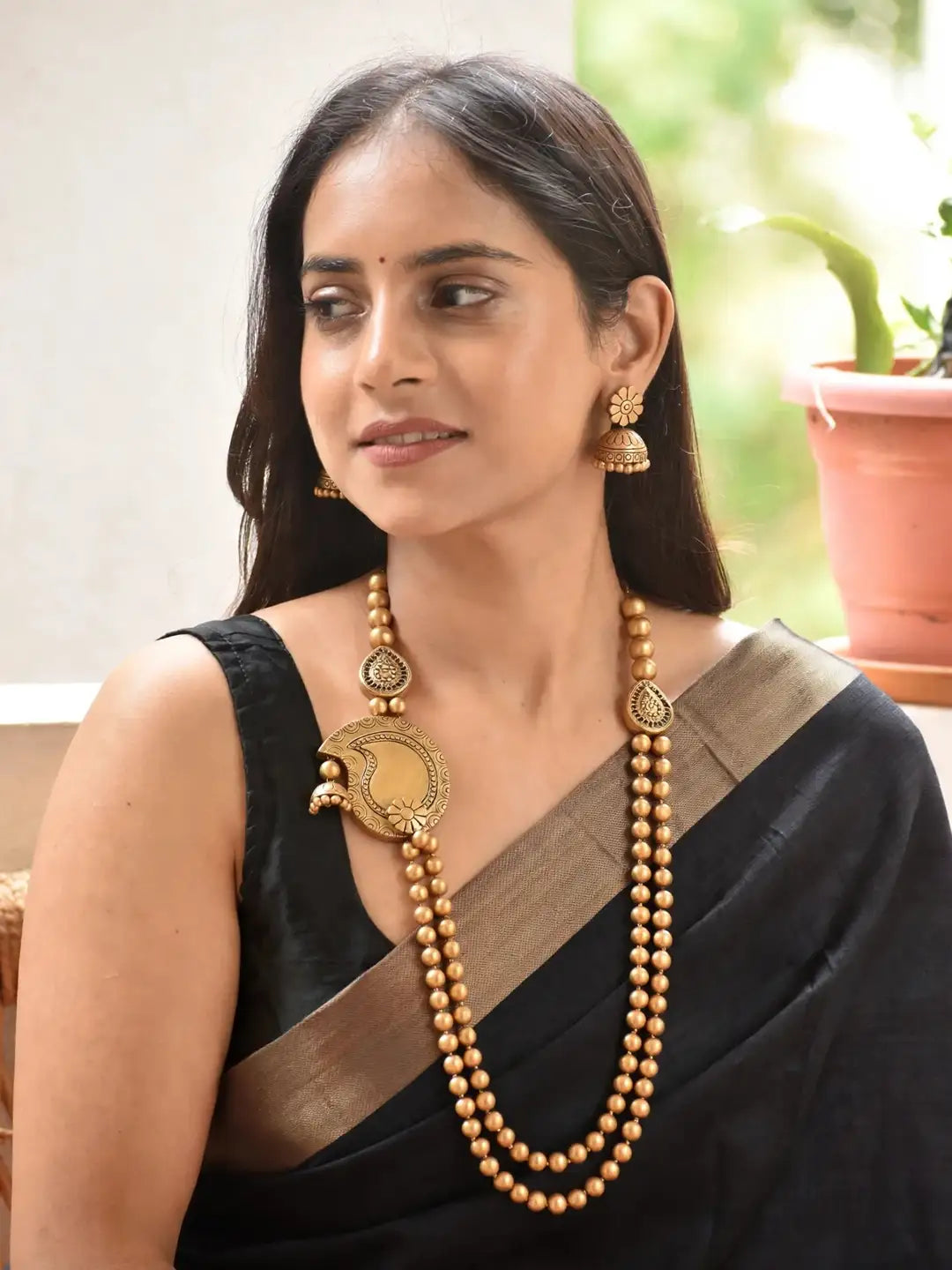 Antique Gold Toned Two Layered Beads With Mango Design Side Pendant Medium Terracotta Necklace Set