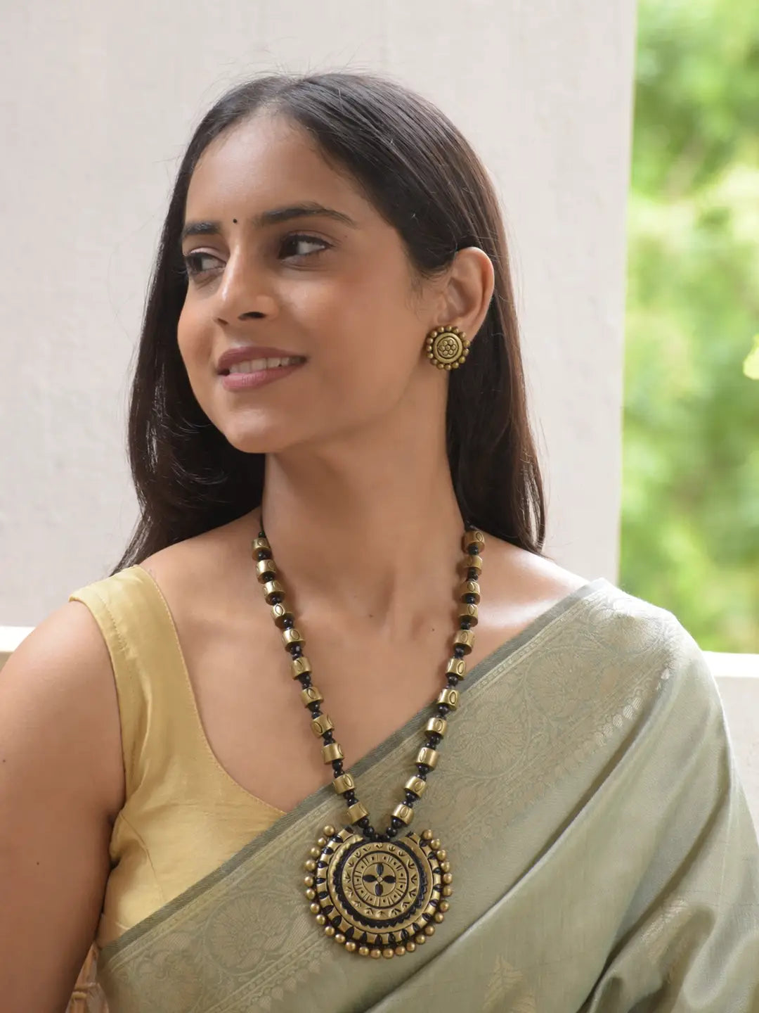 Kalaratna — Black and Golden Colour Circular Shape Pendant Terracotta Necklace Set