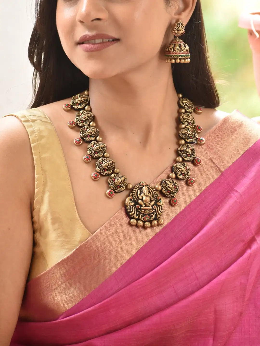 Ratnapushpa Lambodara — Ganesha Design Hand Painted Finish Terracotta Jewellery Set