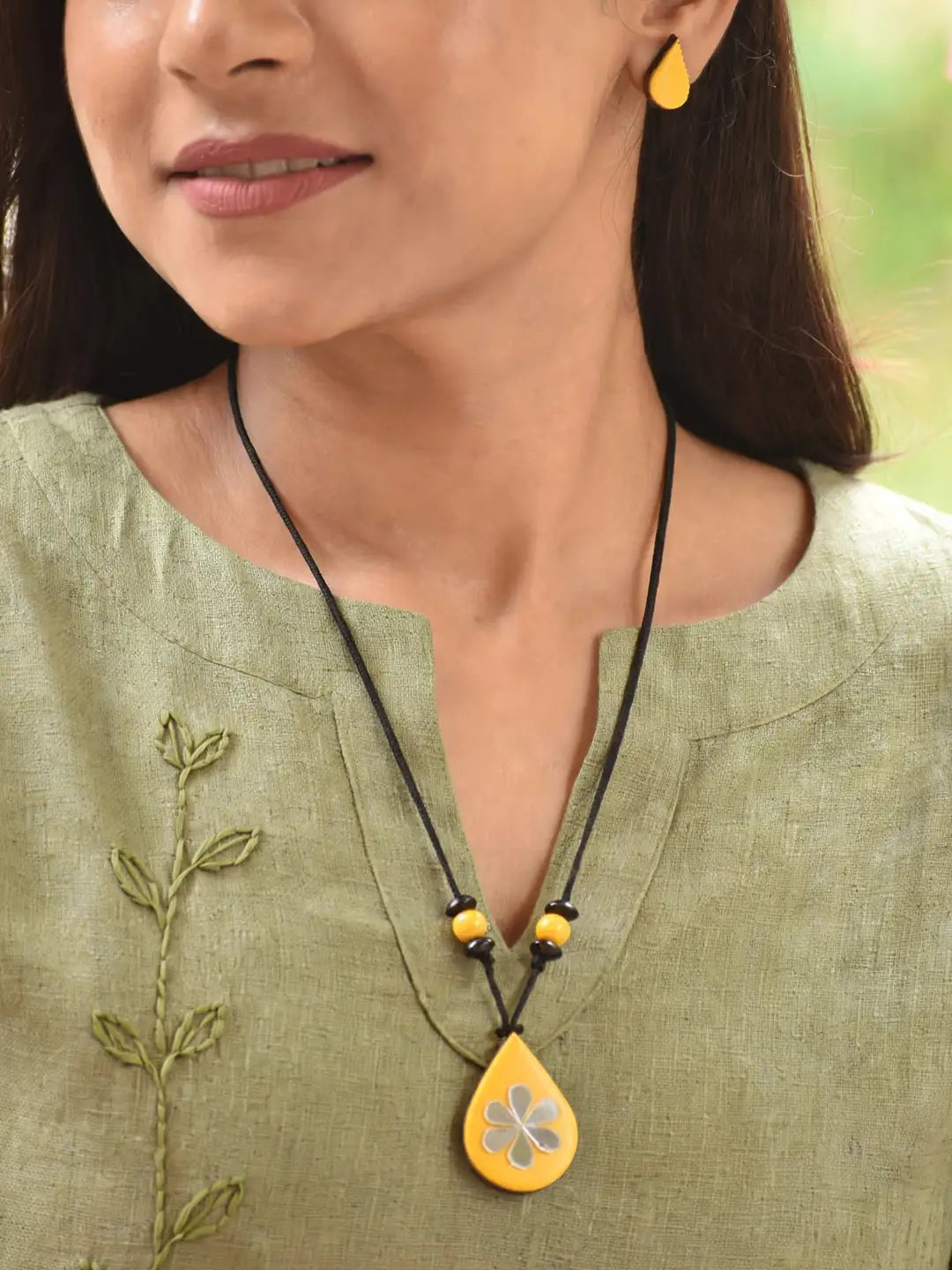 Yellow Pear Shape Mirror Design Work Minimalistic Handmade Terracotta Necklace Set