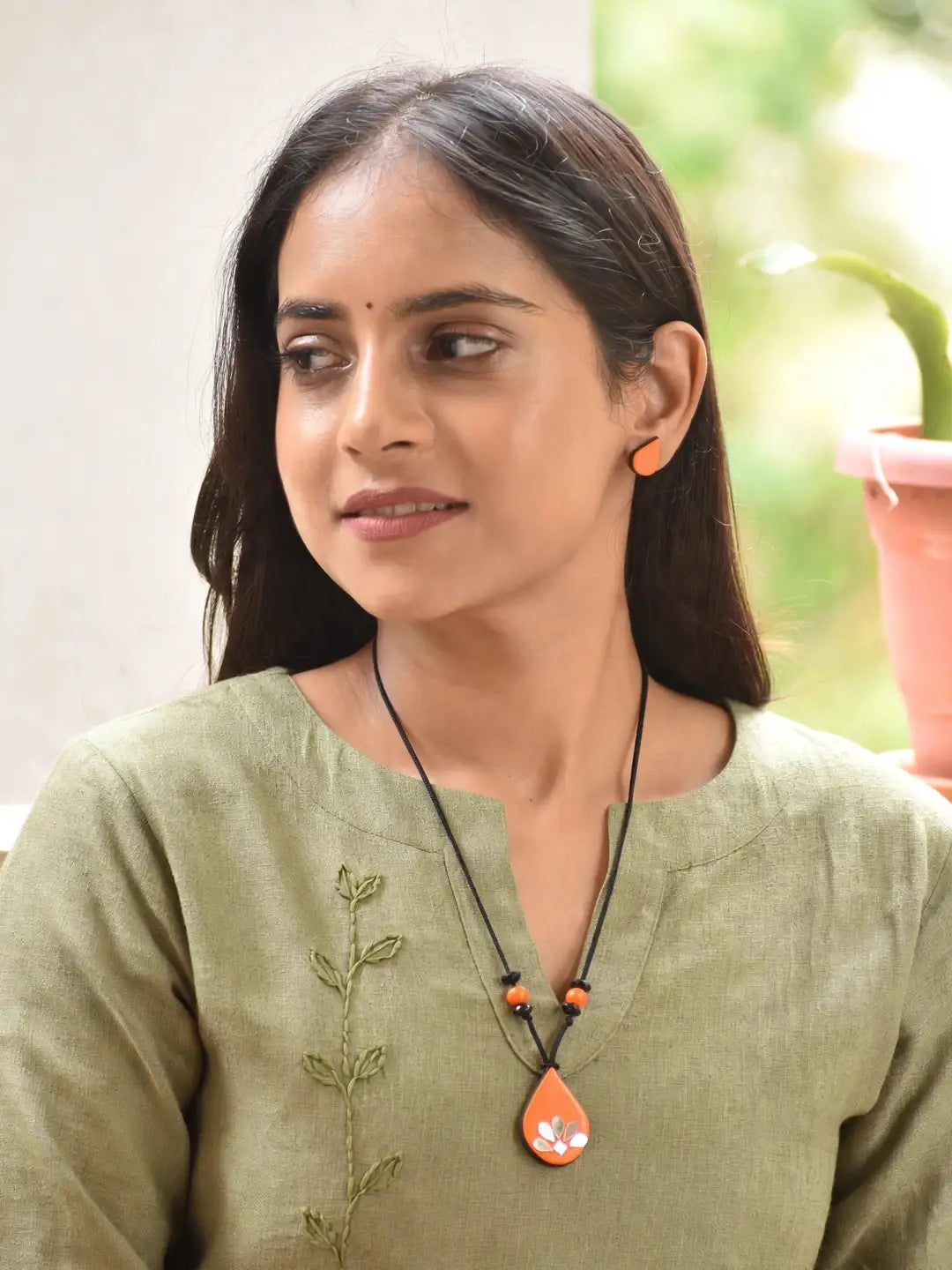 Orange Pear Shape Mirror Design Work Minimalistic Handmade Terracotta Necklace Set