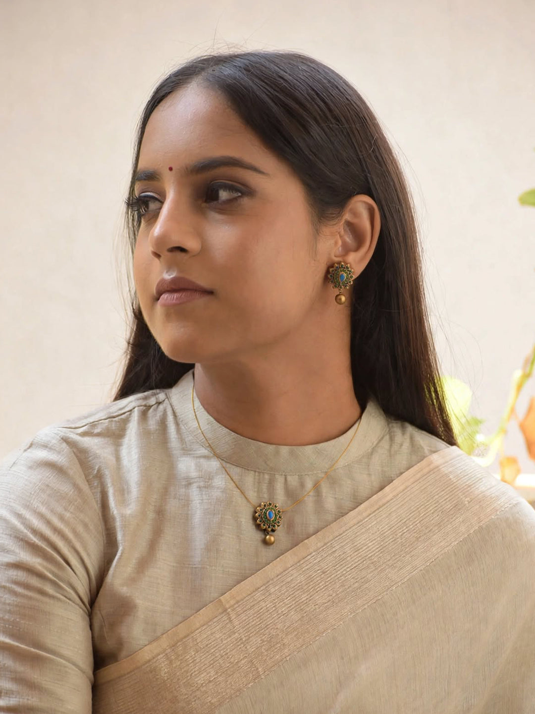 Terracotta Floral Sunburst Pendant Necklace with Matching Drop Earrings