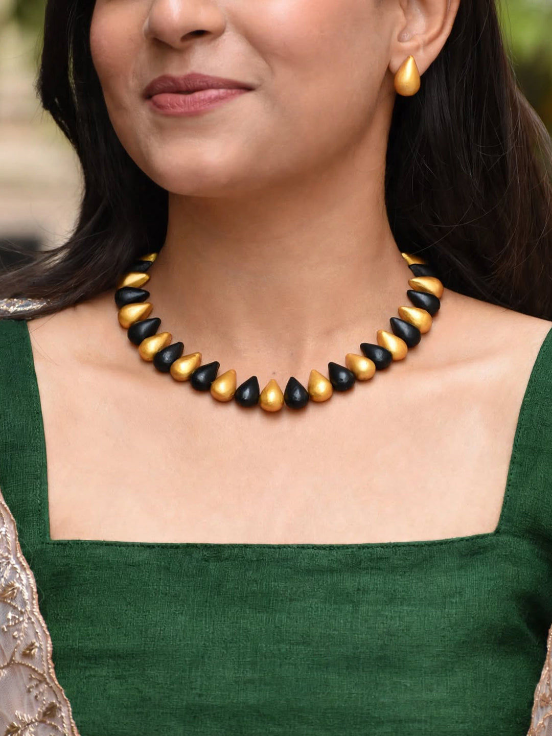 Terracotta Black & Antique Gold Teardrop Bead Necklace Set