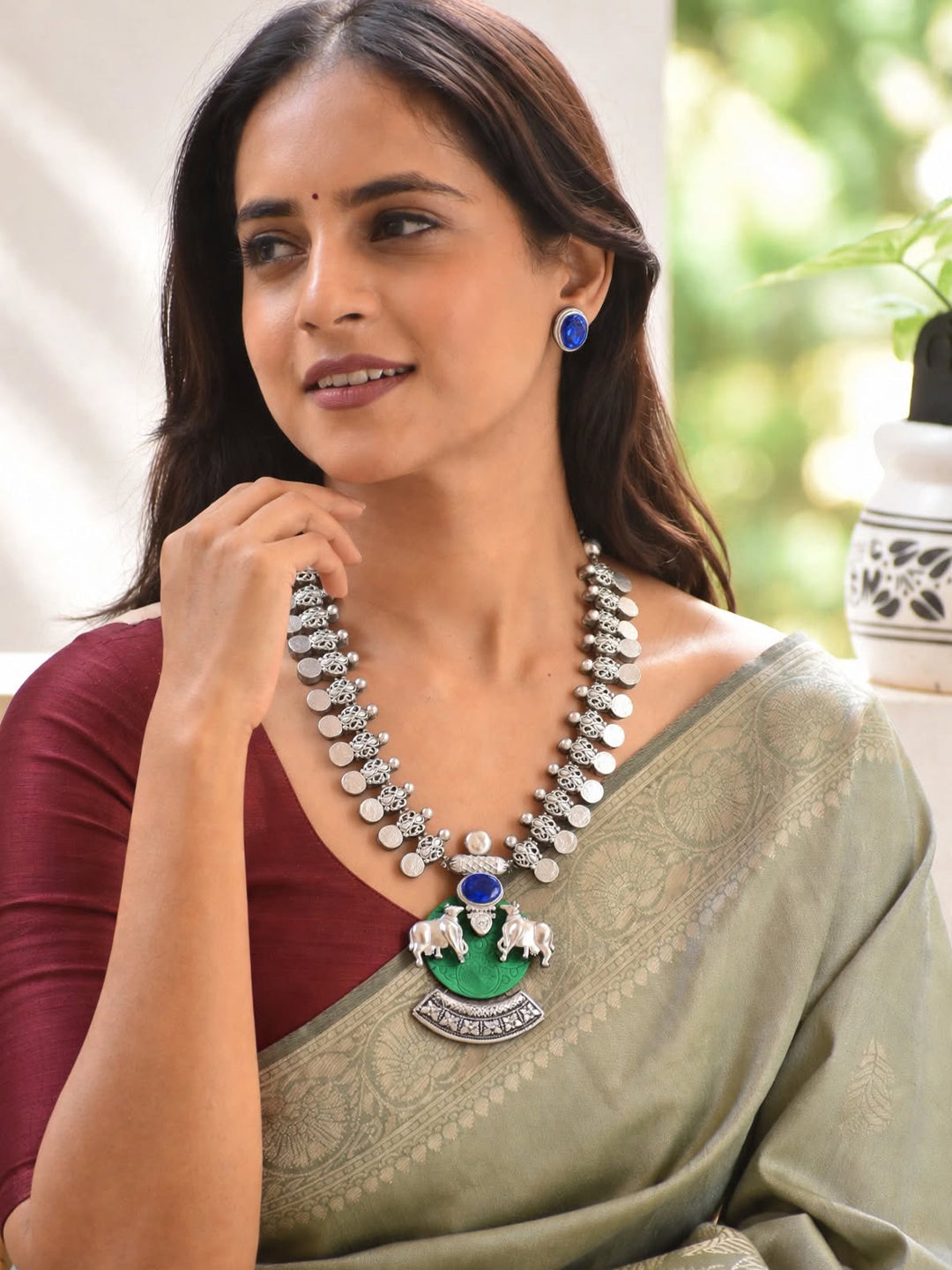Neelanjana – Handmade Green,Silver & Royal Blue Twin Cow Pendant Necklace Set