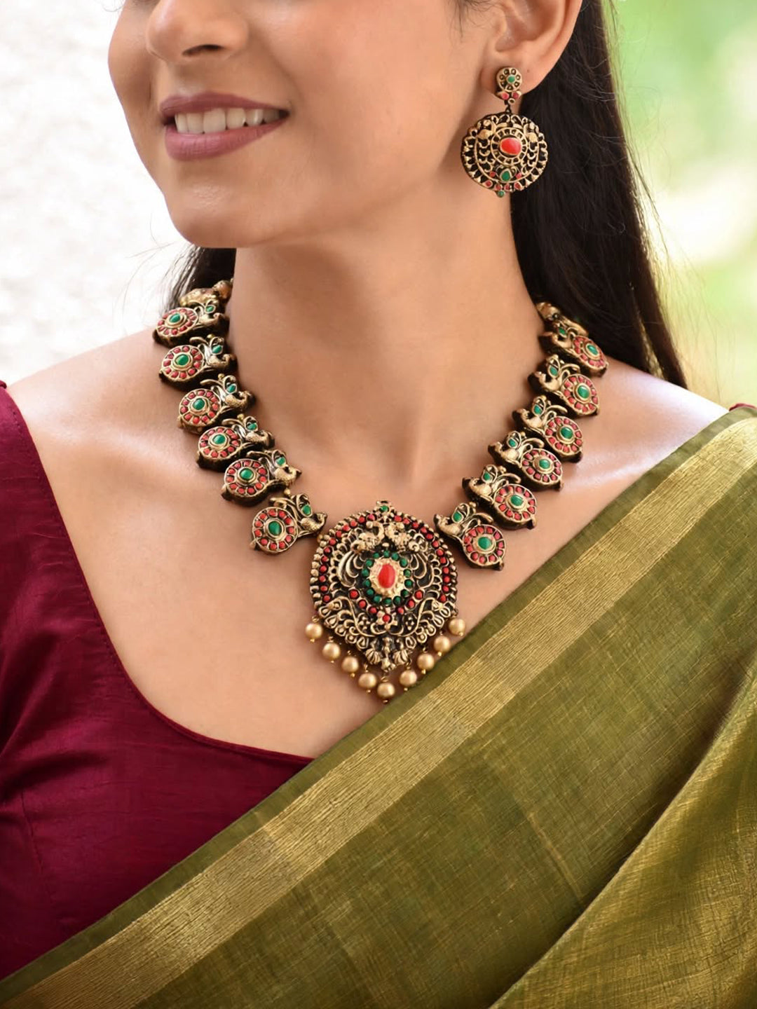 Saanvi — Antique Gold Multicolour Round Motif Statement Necklace Handmade Jewellery