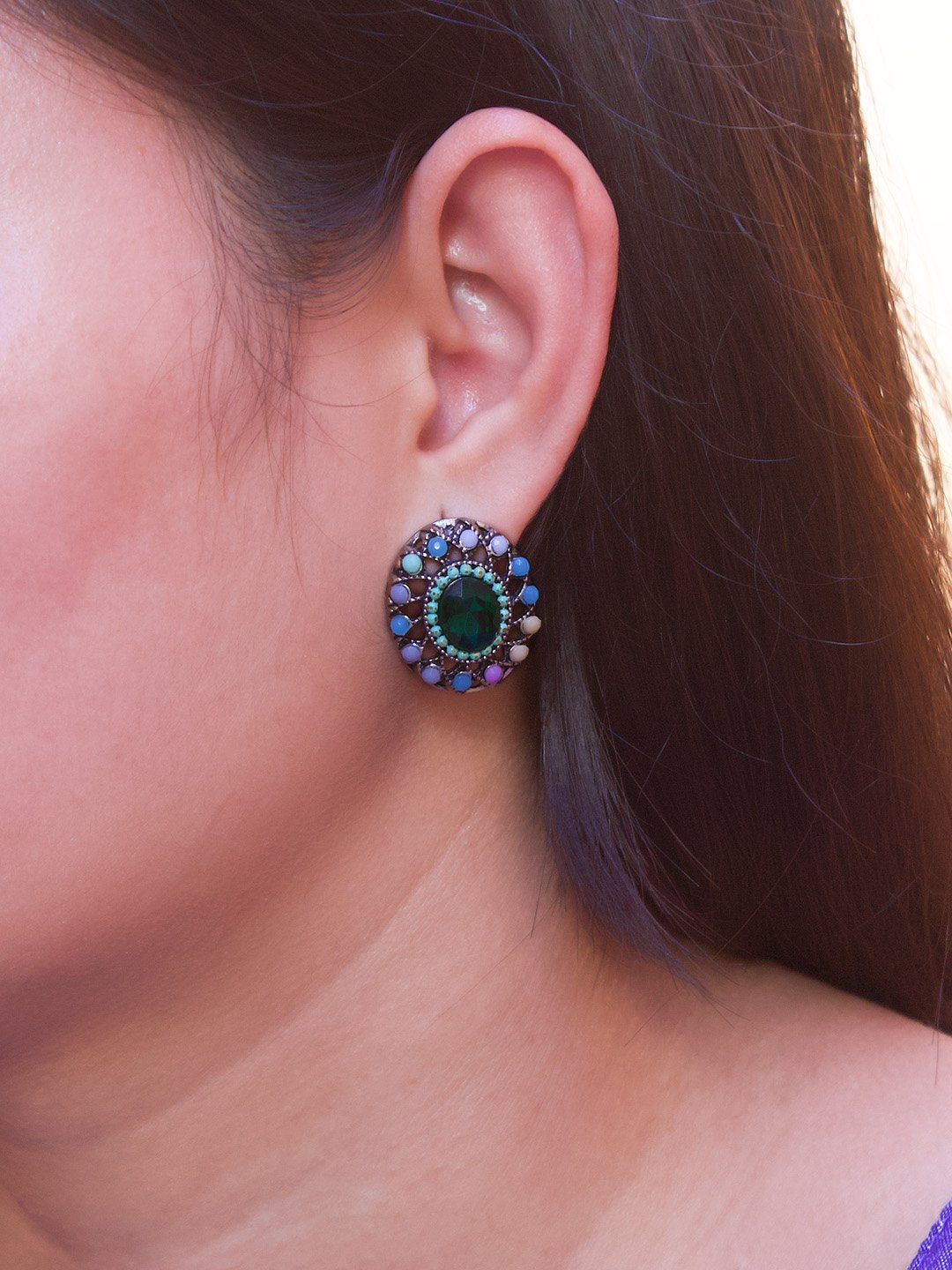 Oval Design  Green Stud  With Stones Earring