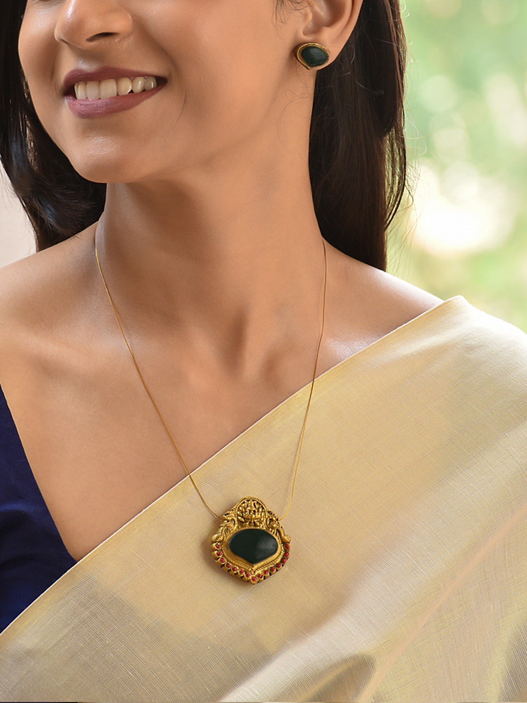 Terracotta Emerald Oval Pendant Necklace Set