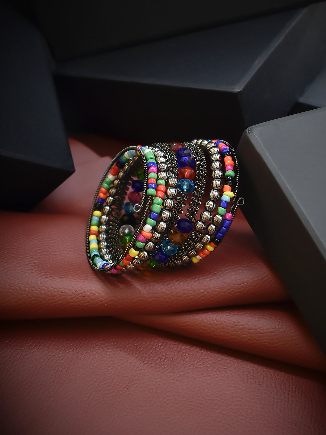 Circular Design Alloy Bangle